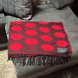 Victoria secret blanket Lips 👄 just decoration